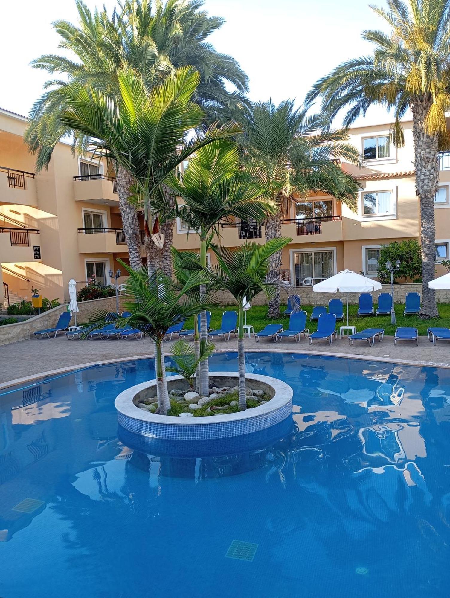 Pagona Holiday Apartments Paphos Exteriör bild