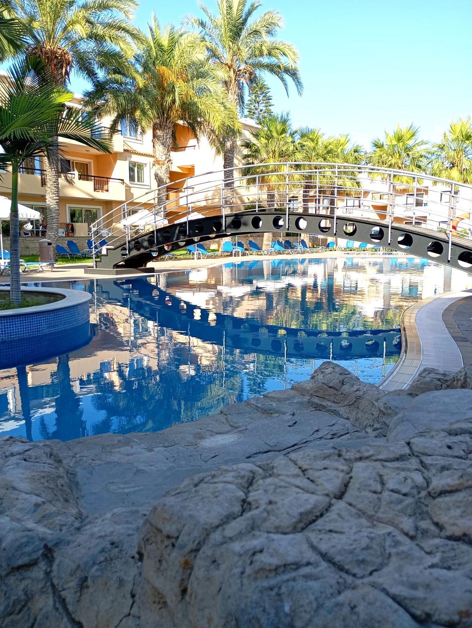 Pagona Holiday Apartments Paphos Exteriör bild