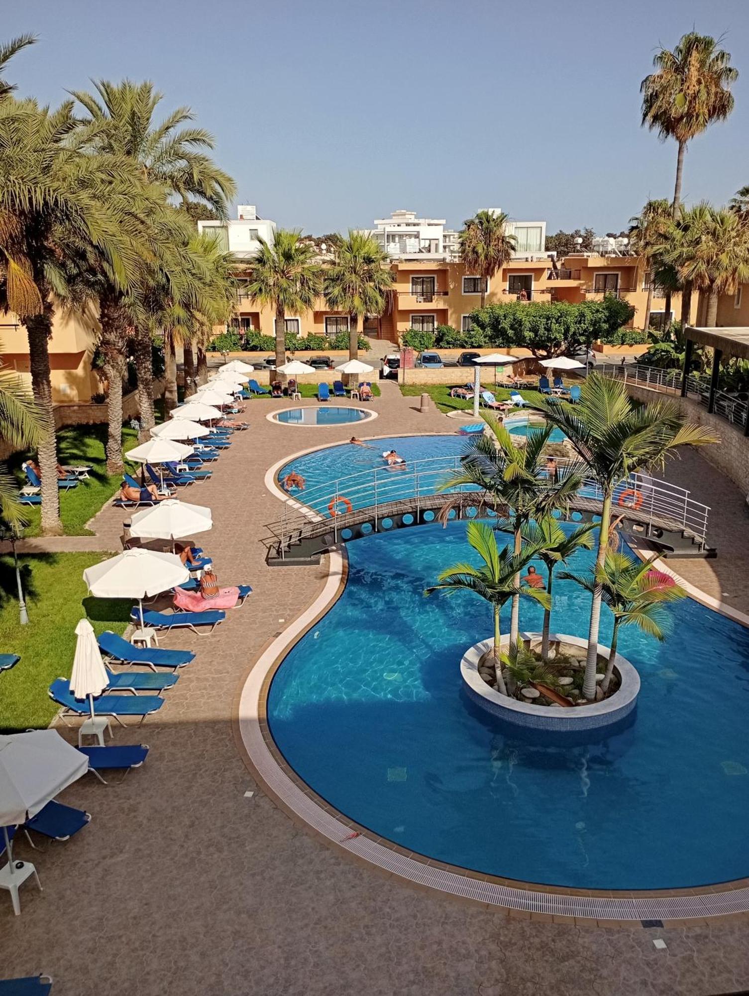 Pagona Holiday Apartments Paphos Exteriör bild