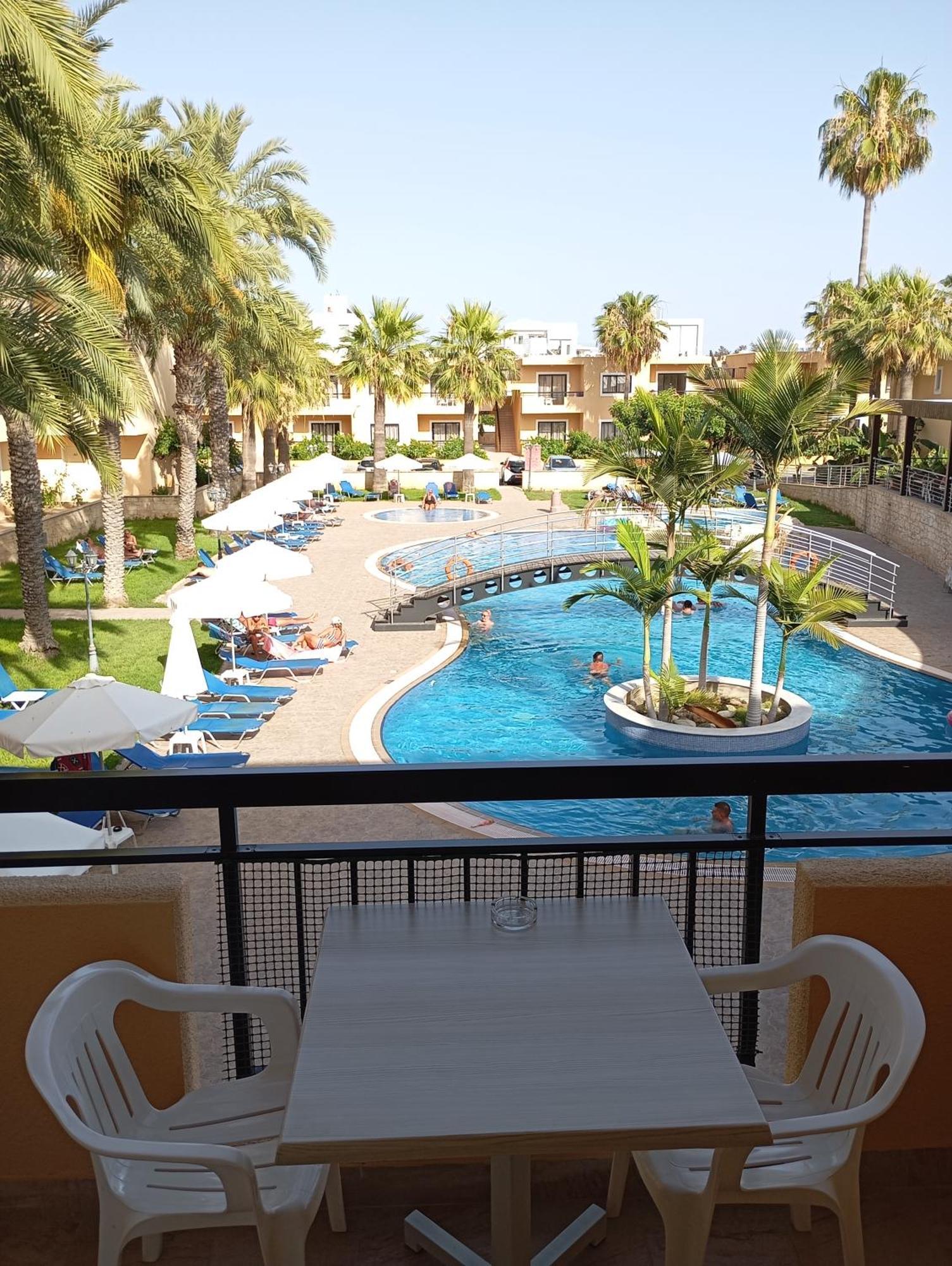 Pagona Holiday Apartments Paphos Exteriör bild